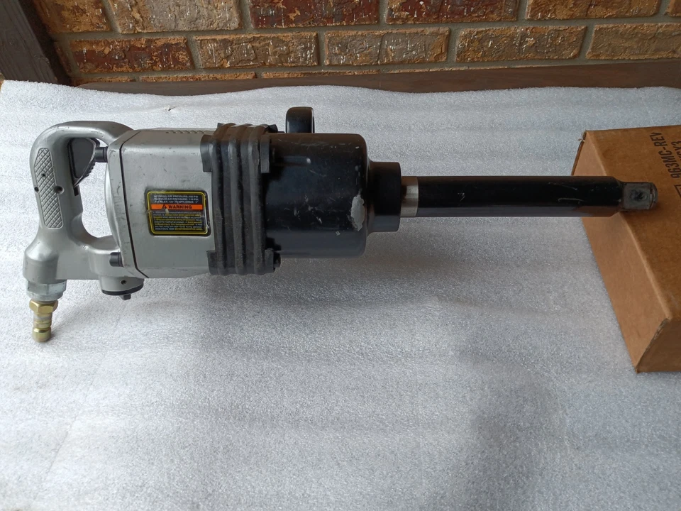 CENTRAL PNEUMATIC 1 英寸驱动双锤空气冲击扭矩 — 第 3/4 张图片