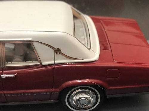 Neo Scale Models 1969 Ford Thunderbird Landau Red Car - 1:43 - L.E. 1 of 500 - Picture 4 of 15