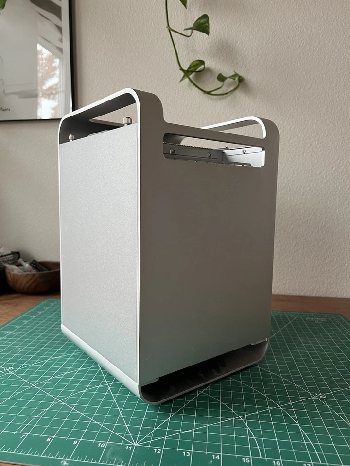 Silverstone CS01S (Silver) Mini-ITX Case 2x3.5inch/2x2.5inch Drive Storage - Image 2 of 4