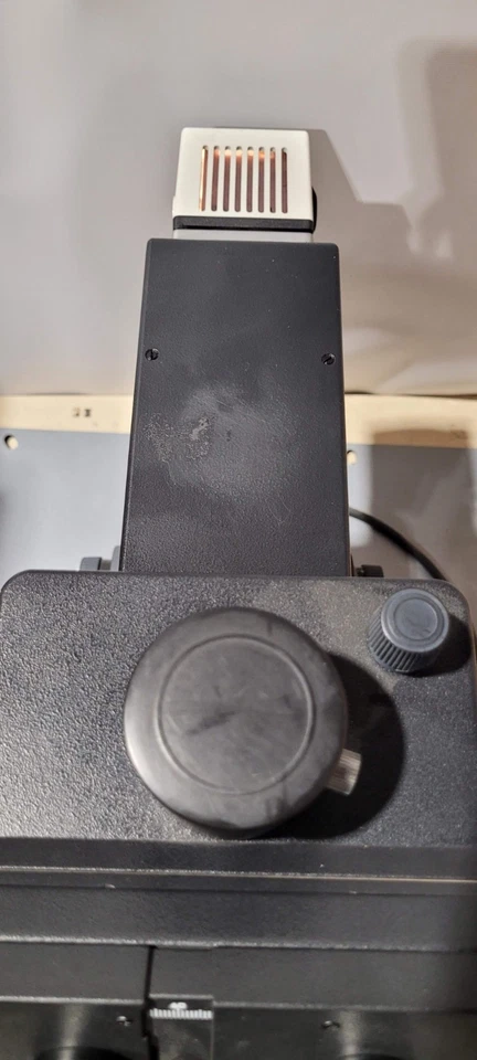 Microscopio invertido Leitz Labovert con 4 objetivos Foto 4 de 4