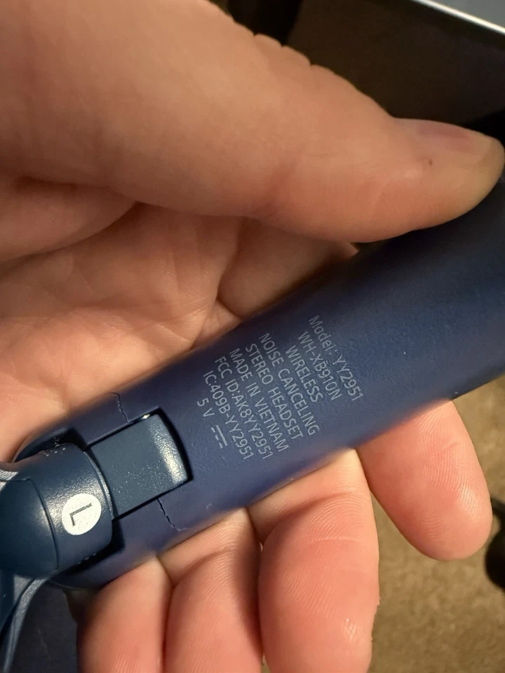 Auriculares Sony con Controlador y Auriculares Soporte Zombie y Ratón Inalámbrico Dragón Rojo Foto 3 de 3