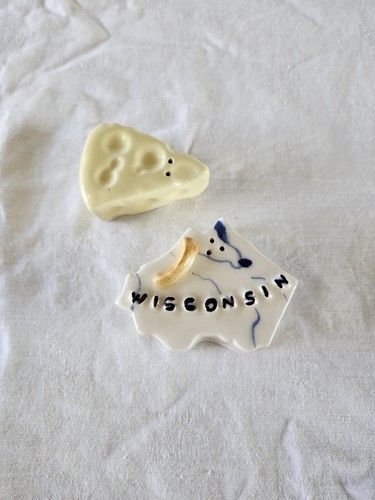 Parkcraft Wisconsin Cheese State Souvenier Salt & Pepper Shaker Set