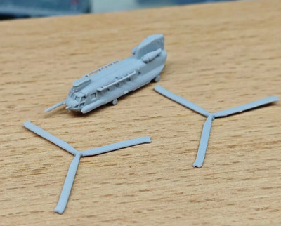 1/2000 1/700 1/400 1/350 American Chinook CH-47 Helicopter