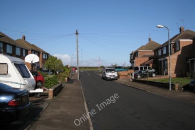 Photo 6x4 Balmoral Way, New Cubbington Looking towards open countryside a c2009