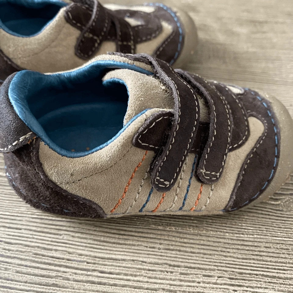 Stride Rite size 3.5 Stylish Tan and Brown Kids Shoes - Image 3 of 4