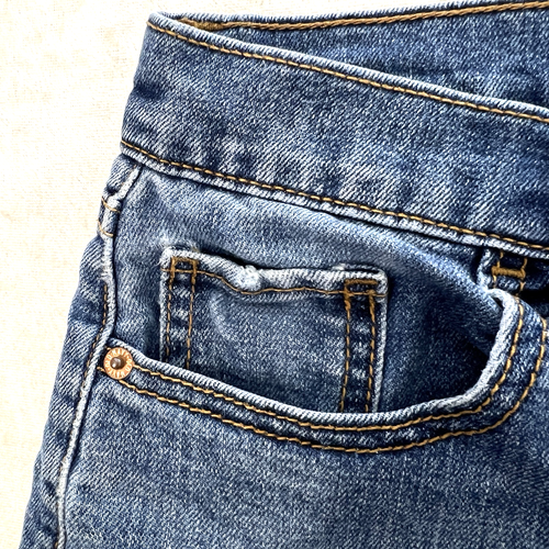 OLD NAVY Jean Shorts Womens 10 Blue Bermuda Fitted Reg Stretch Distressed Denim - Picture 5 of 10