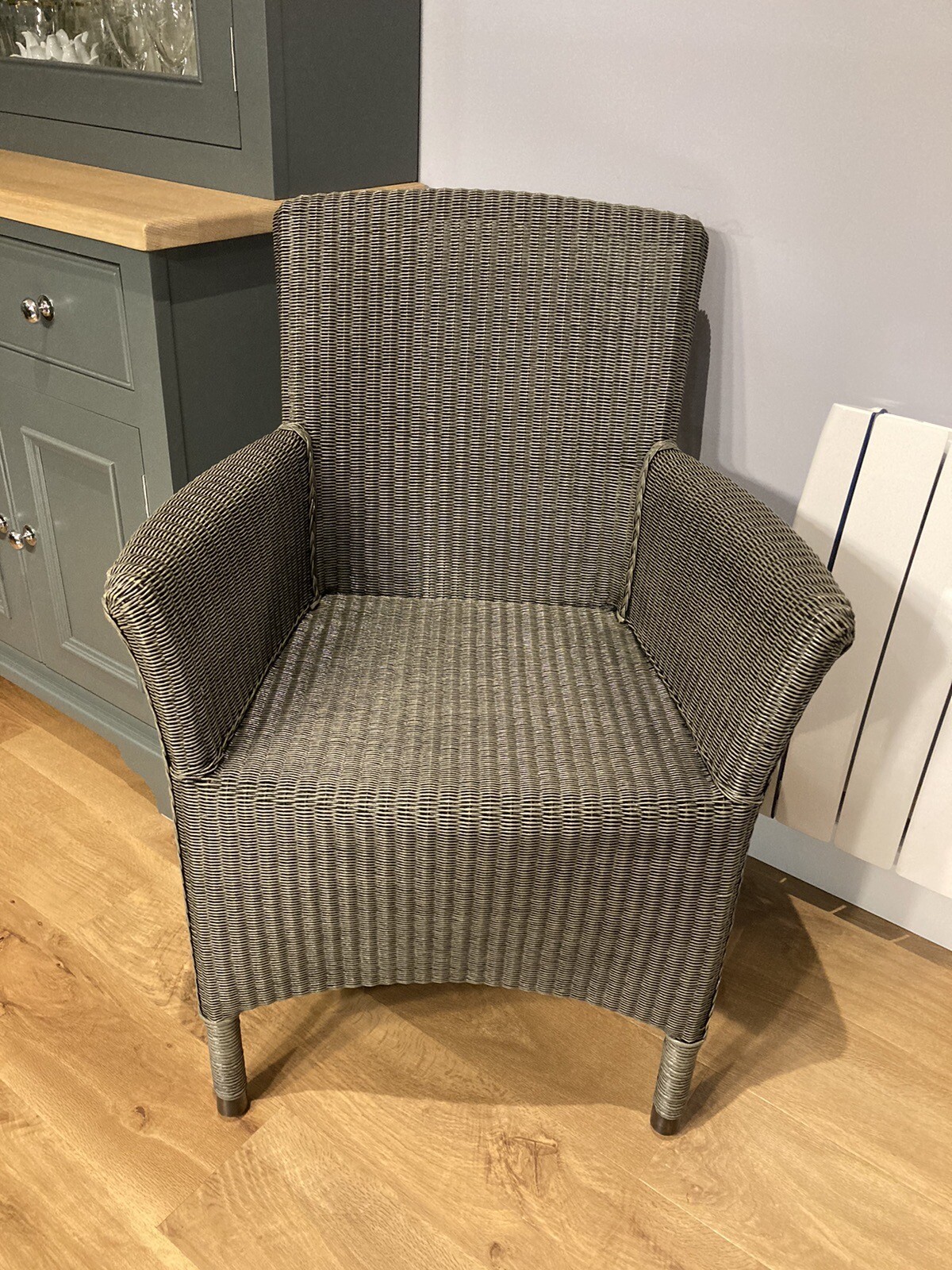 Neptune Oak Dining Table Refectory Extendable With 8 Chairs Lloyd Loom