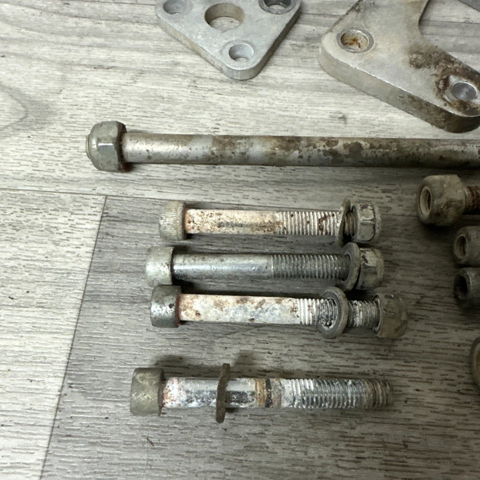 ATK 605 DSES 1995 hardware de montaje del motor 350 490 604 Foto 2 de 4