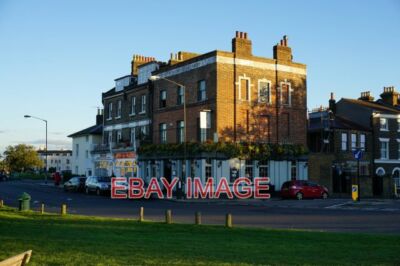 PHOTO  HARE & BILLET BLACKHEATH I WAS WARNED THIS PUB IS EXPENSIVE AND IT WAS. H