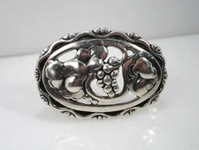 Vintage GRAPE VINE LEAVES Art Nouveau Style Swirl Edge  Oval Sterling Pin