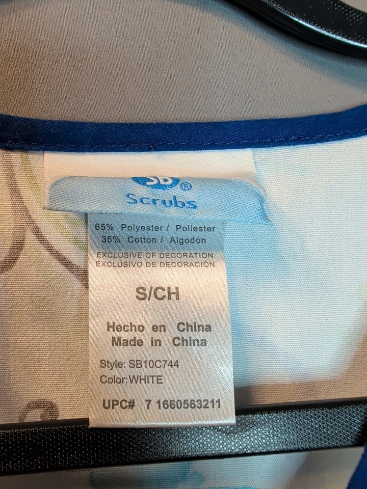 Conjunto Médico, Mujer SB Blusa Médica Pequeña Mariposa y Pantalones Medianos Blancos Foto 4 de 4