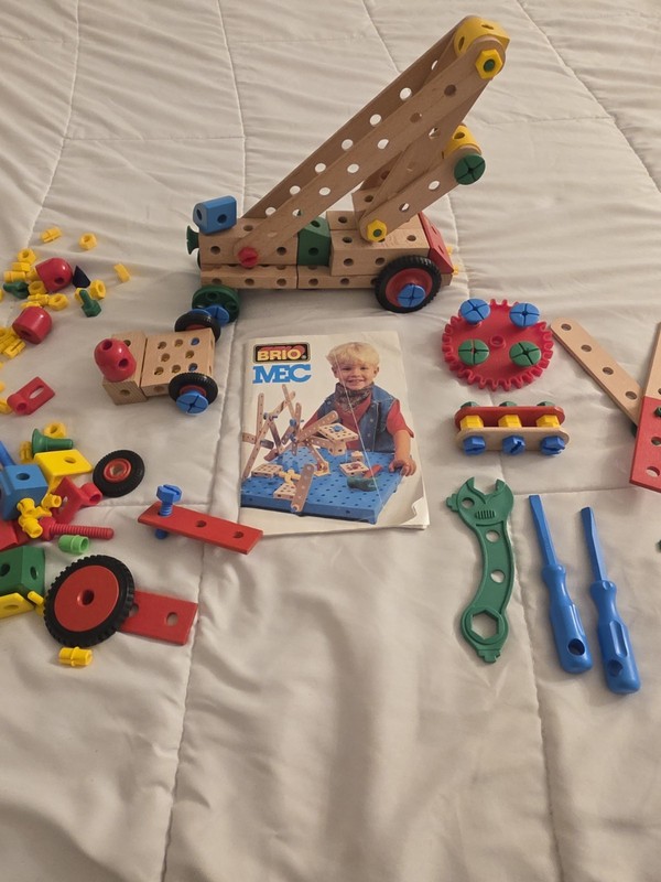 Brio Mech Kit Good Condition With Book