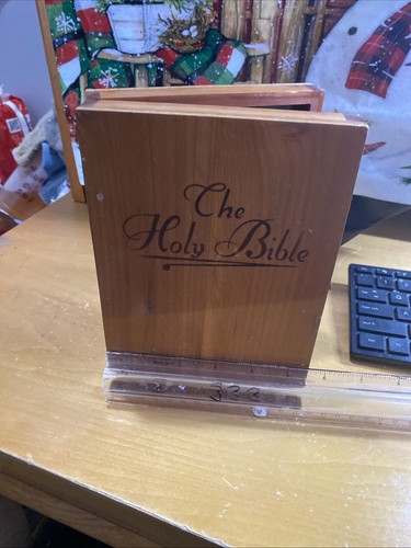 Vintage Holy Bible Union Made Memorial Edition Wooden Cedar Box