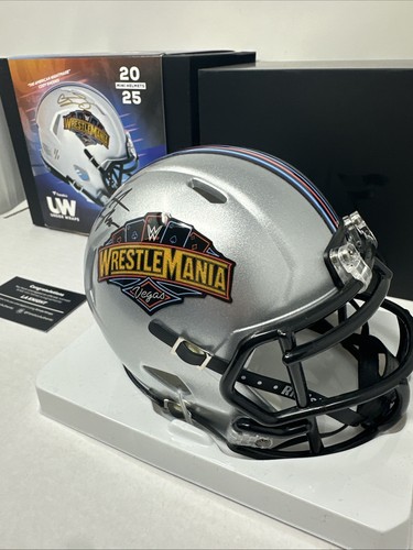 2025 WWE Wrestlemania 41 Fanatics Under Wraps mini casco firmato LA Knight 4/25 - Foto 3 di 10