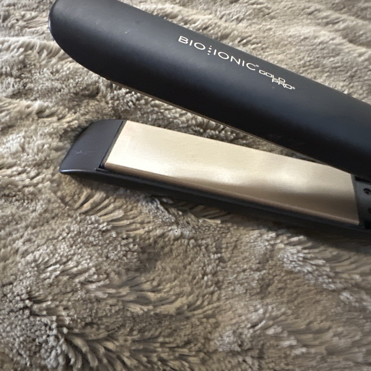 Bio Ionic GoldPro Flat Iron/Straightener Hair Straightener, Black/Gold