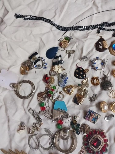 vintage/newer costume jewelry lot
