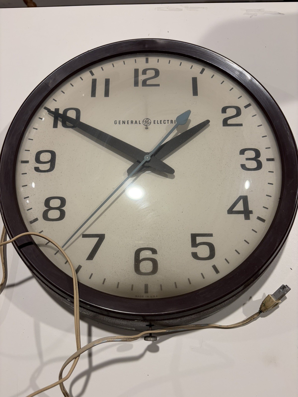 Vintage GENERAL ELECTRIC Industrial/School/Office Wall Clock - Ashland Ma -Works