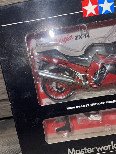 Tamiya 1/12 Kawasaki Ninja ZX-14 Metallic Black 21085 Masterwork Collection - Picture 3 of 8