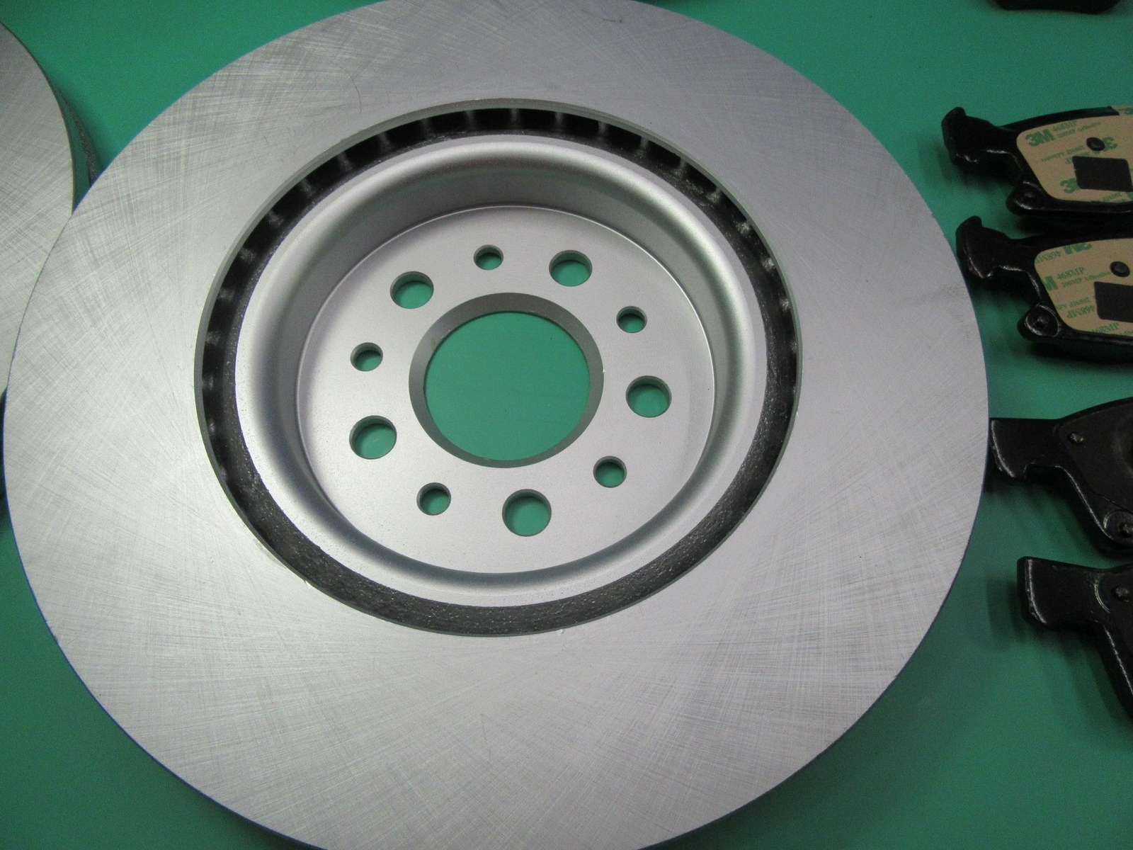 Maserati Levante front rear brake pads & smooth rotors