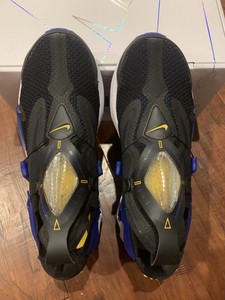 nike adapt huarache black