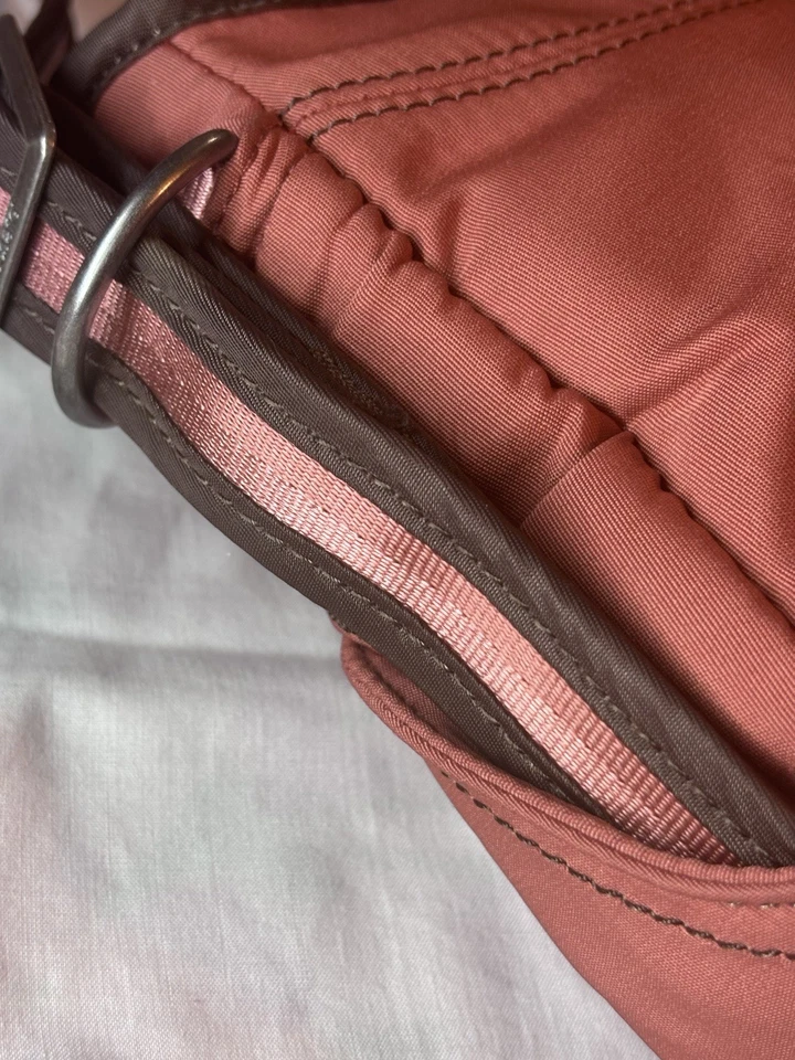 Bolso de hombro Pacsafe Citysafe antirrobo para mujer - naranja quemado Foto 4 de 4