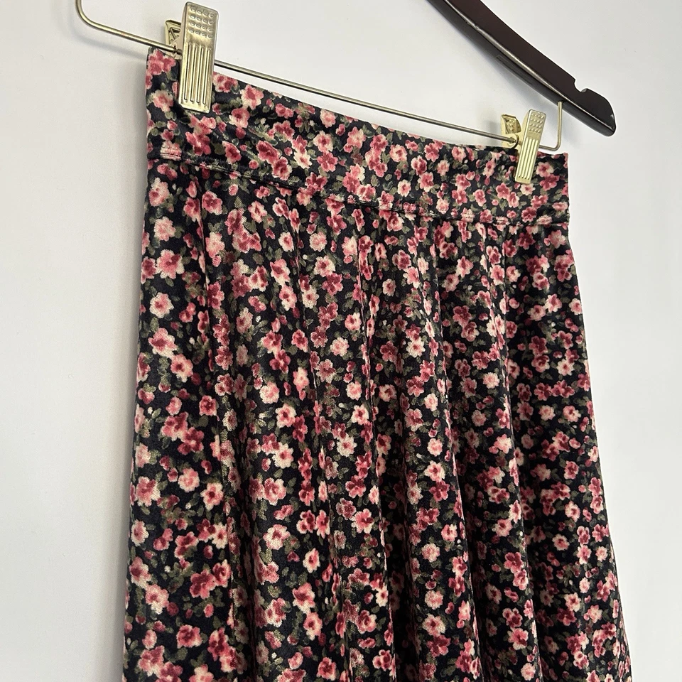 Minifalda Hollister Y2K Pequeña Preppy Twee Academia Terciopelo Ditzy Floral Elastizada Foto 2 de 4