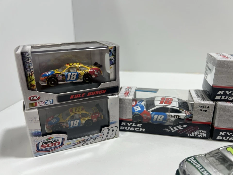 Lote fundido a presión Kyle Busch escala 1/64 y escala 1/87 (principalmente nuevo en caja) Foto 2 de 4