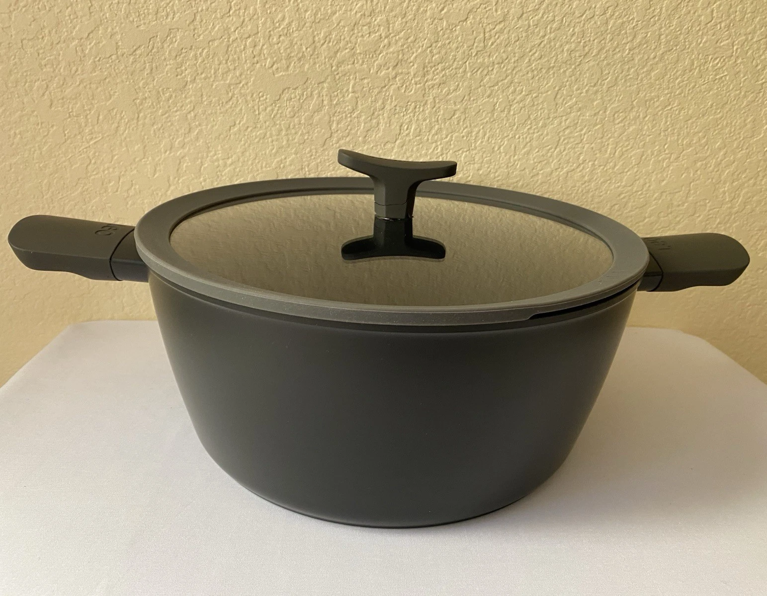 BergHOFF CERA-Green NON-STICK Stockpot Black 6.9Qt/6.5L 11" Lid All Cooktops NEW