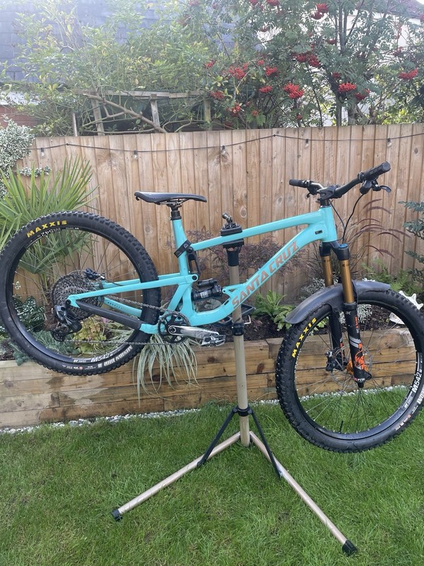 Santa Cruz Bronson Large 27.5in Blue Full Suspension MTB Hydraulic Disc