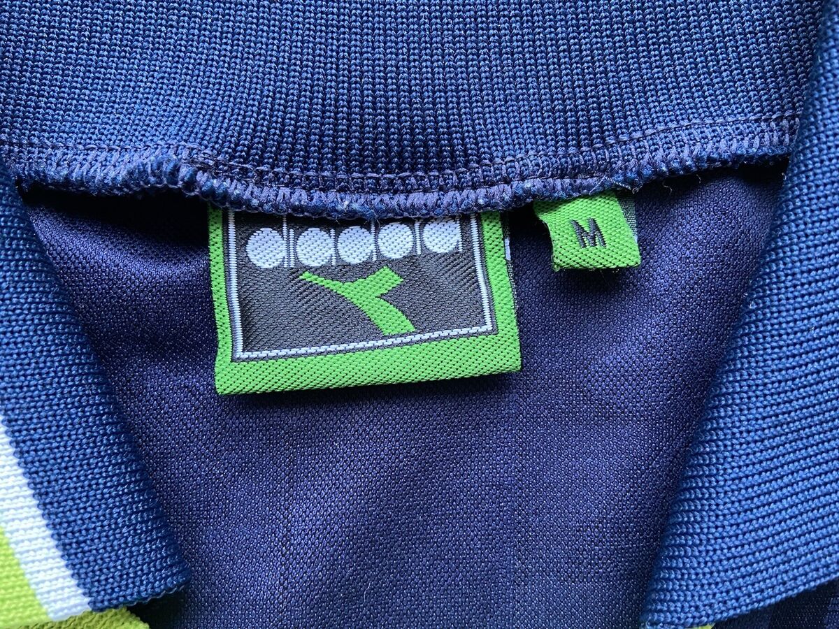 DIADORA 90s BIG LOGO SHIRT JERSEY VINTAGE sz M MEN FOOTBALL DIADORA 90s BIG LOGO SHIRT JERSEY VINTAGE sz M MEN FOOTBALL