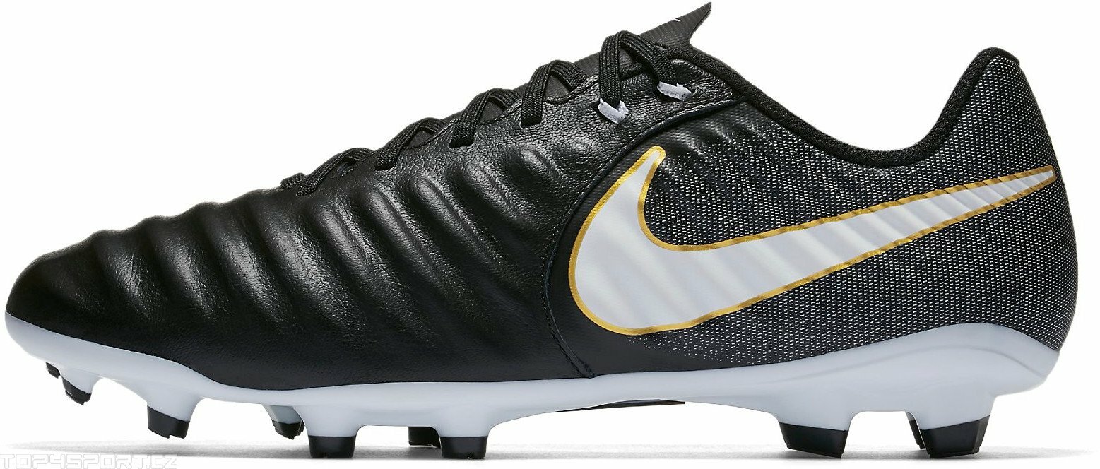 nike tiempo ligera
