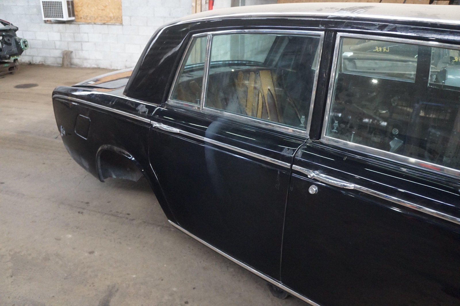 Rear Right Side Door Assembly W/ Glass Black OEM Rolls Royce Silver Shadow 1973