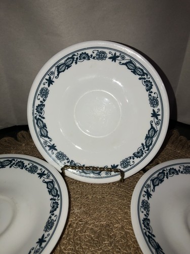 Set of 4 Vintage Corelle Old Town Blue Onion 6-1/4" Saucers - Picture 6 of 8