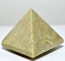 52mm Stilbite Cat's Eye Pyramid Natural Mineral Sparkling Crystal Stone - India