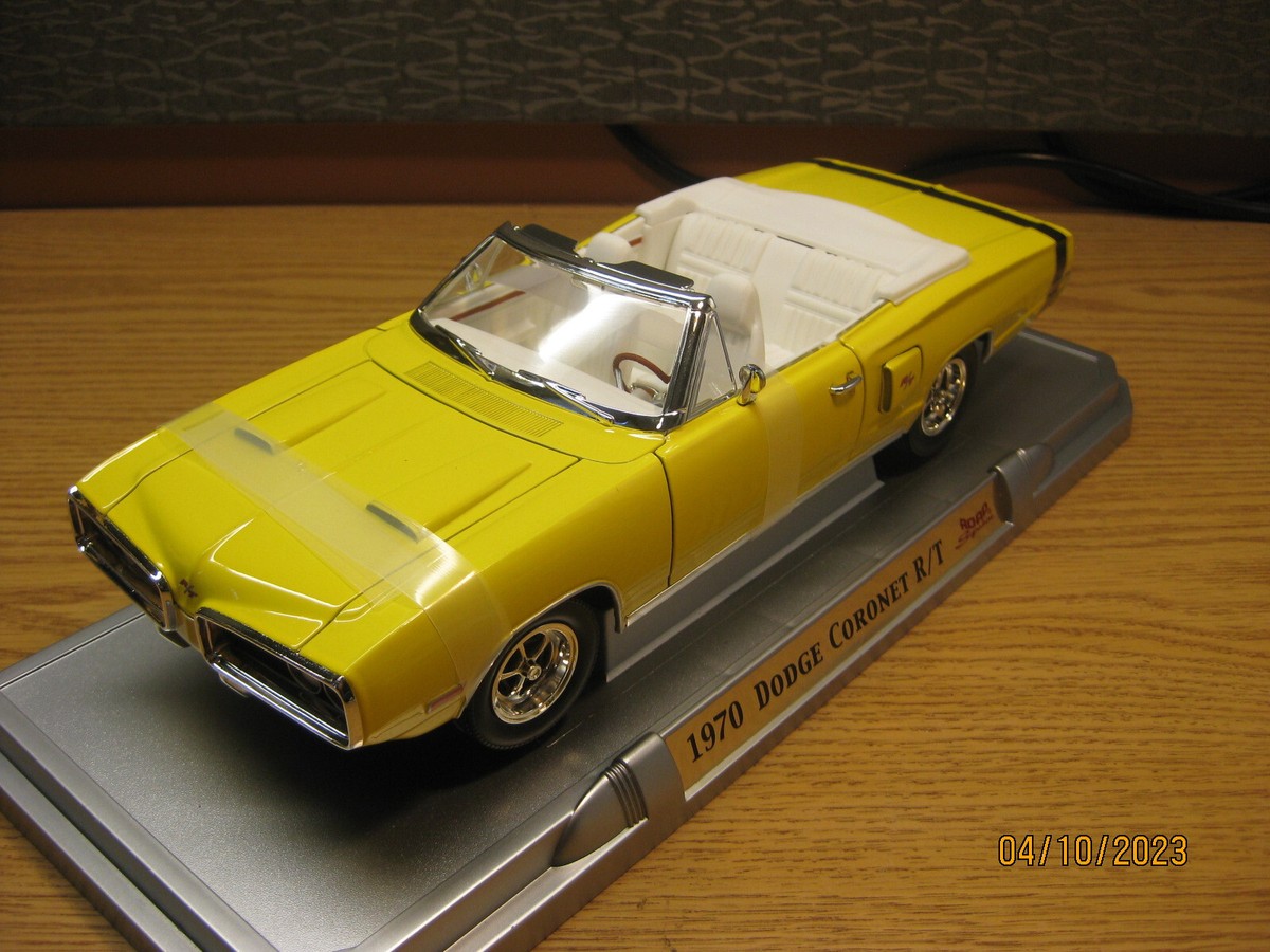 1/18スケール　ミニカー　1970 DODGE CORONET R/T 1970 Dodge Coronet R/T Hemi 1:18 Scale Diecast Model Car