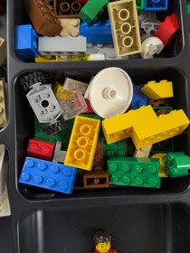 Lego CREATIONARY Build To Win Family Fun Board Game Set 100% COMPLETE Excellent!