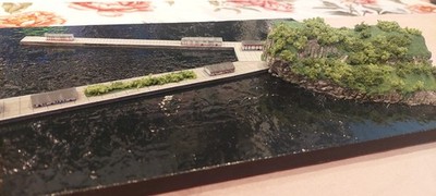 KJK Diorama 1:1250 Felsen,  Kriegschiff,Passagierschiff oder Offshore Hafen