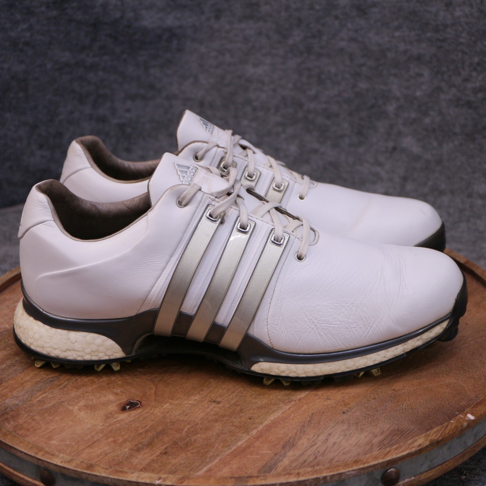 Bb7921 White Leather Spike