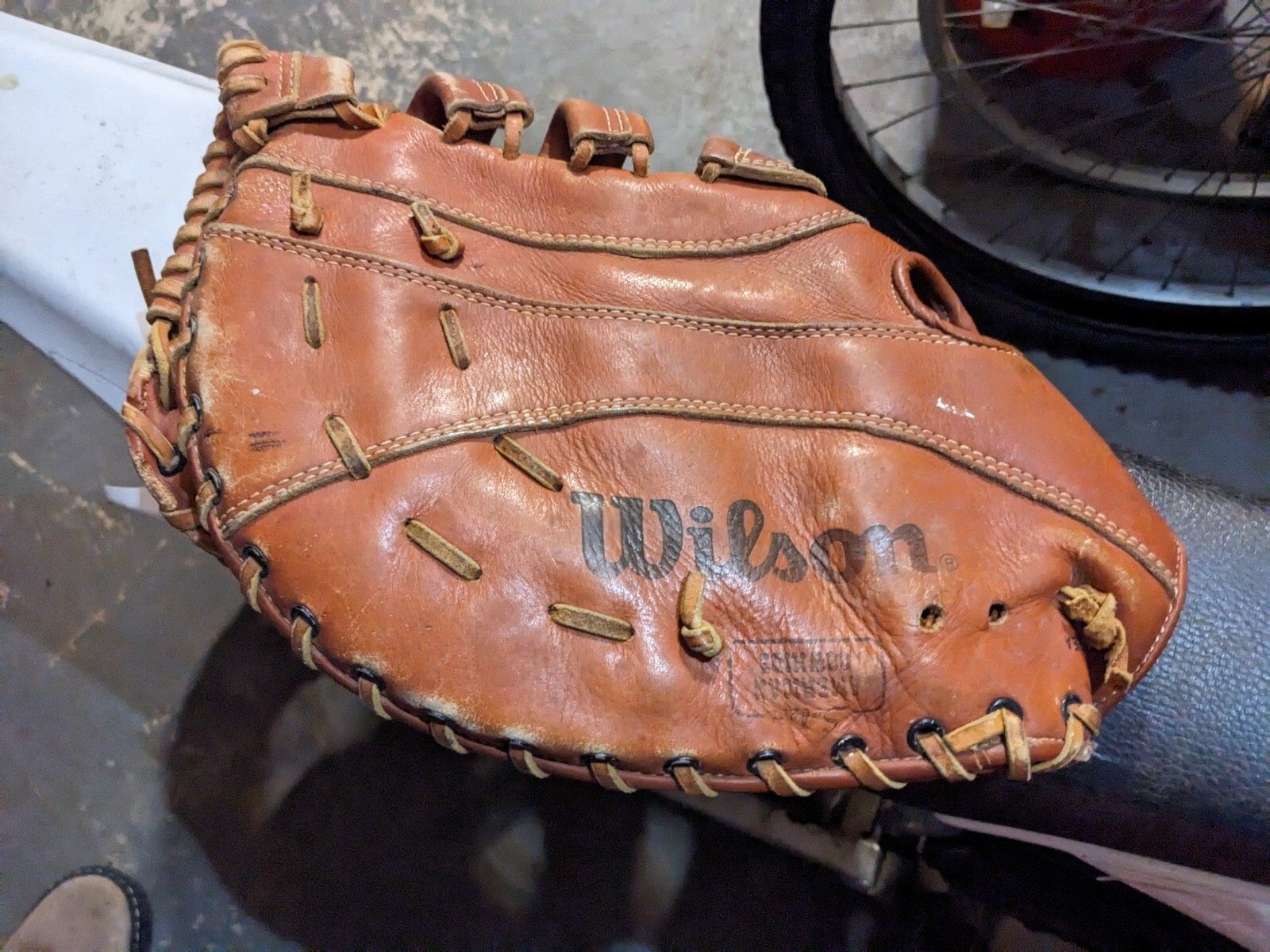 Wilson Vintage A2854 Pro Model 13 First Base Cowhide Leather Baseball