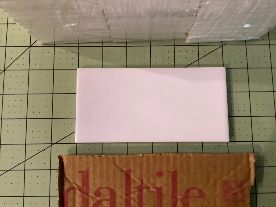 Lote de 54 azulejos de cerámica Daltile Rittenhouse Arctic White 3x6 Subway 6,75 pies cuadrados Foto 3 de 4
