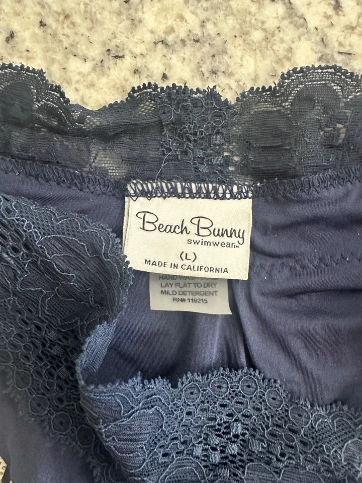 Sexy bikini de encaje Beach Bunny azul marino talla grande Foto 2 de 4