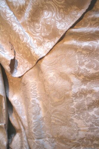 1 x Embossed Large Beige  Tablecloth 82"X56" - Picture 1 of 3