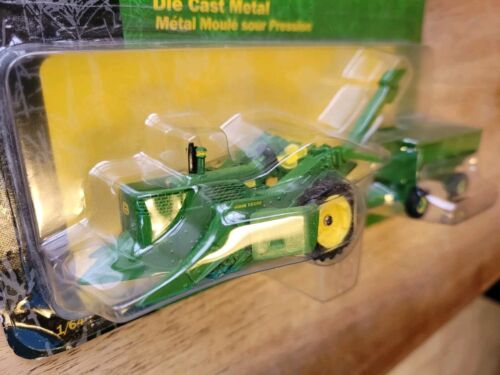 Ertl John Deere 630 Tractor With Mounted Corn Picker & Flare box Wagon 1/64 - Picture 2 of 6