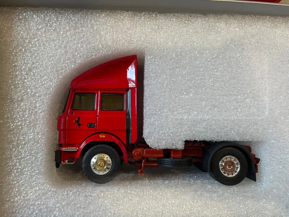 Brumm T05 Motrice Iveco 190 Scuderia Ferrari 1982 - Immagine 4 di 4