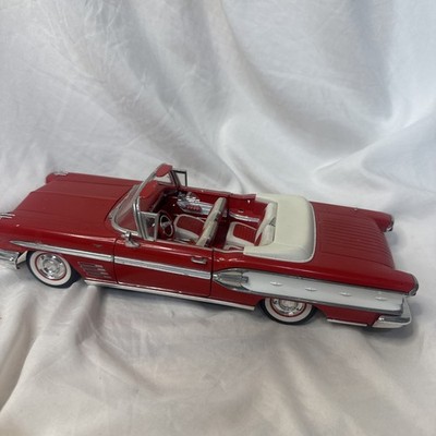 1/18 Road Signature 1958 Pontiac Bonneville Convertible in Red No