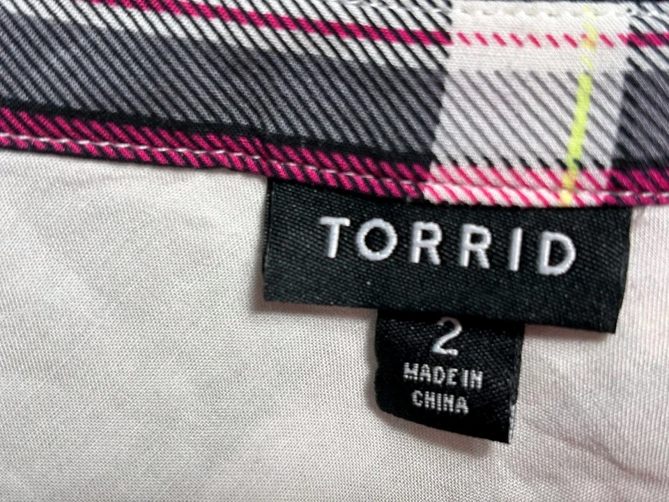 Torrid Plus Size Plaid Emma Babydoll Challis Button Front Tunic Blouse Size 2X - Image 3 of 4