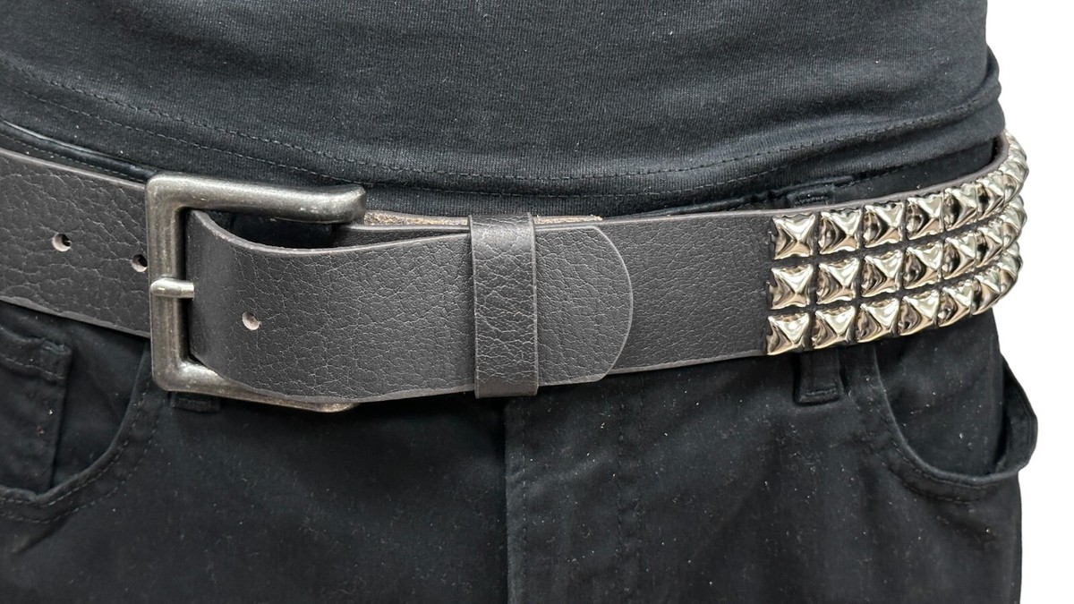 ⭐️HTC⭐️Pyramid Silver Studs Belt⭐️ブラック⭐️34