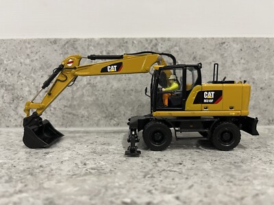 Diecast Masters - CAT M318F Wheeled Excavator - 85508 - 1:50 Scale