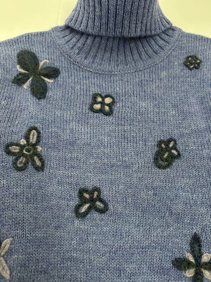 VTG Ann Taylor wool alpaca blend floral embroidered crop turtle neck sweater Sm - Image 3 of 4