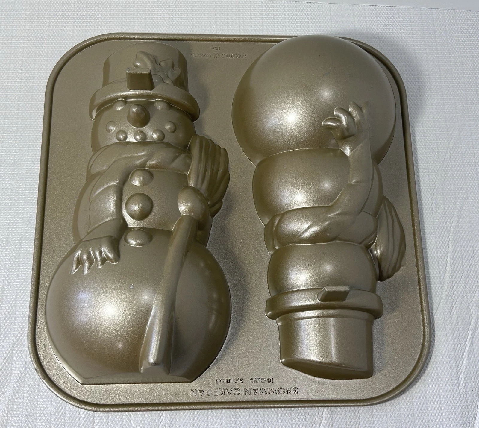 NORDIC WARE Snowman Cake Pan Cast Aluminum 3D Holiday Baking Mold 10 Cup USA
